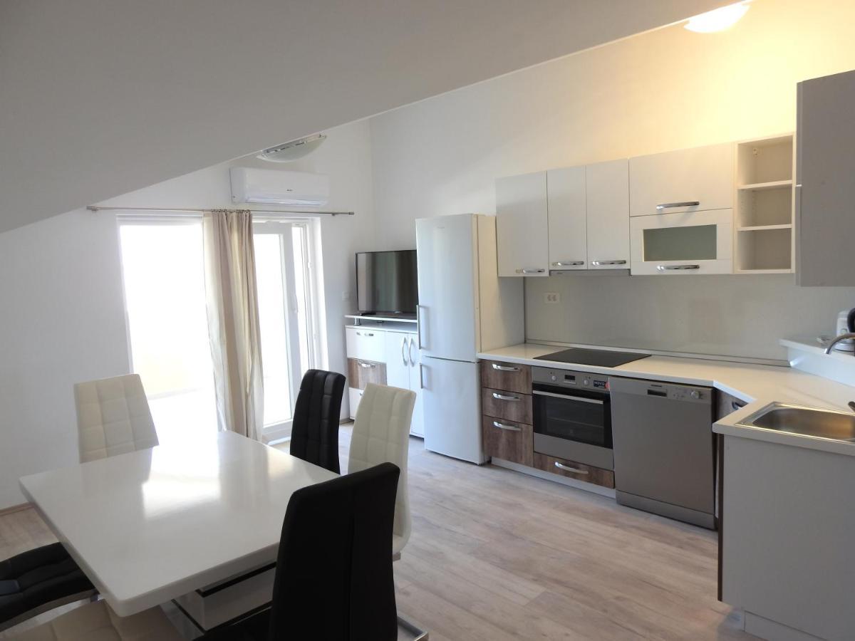 Apartmani Hrvoje Klaric - Srima Vodice Exterior photo